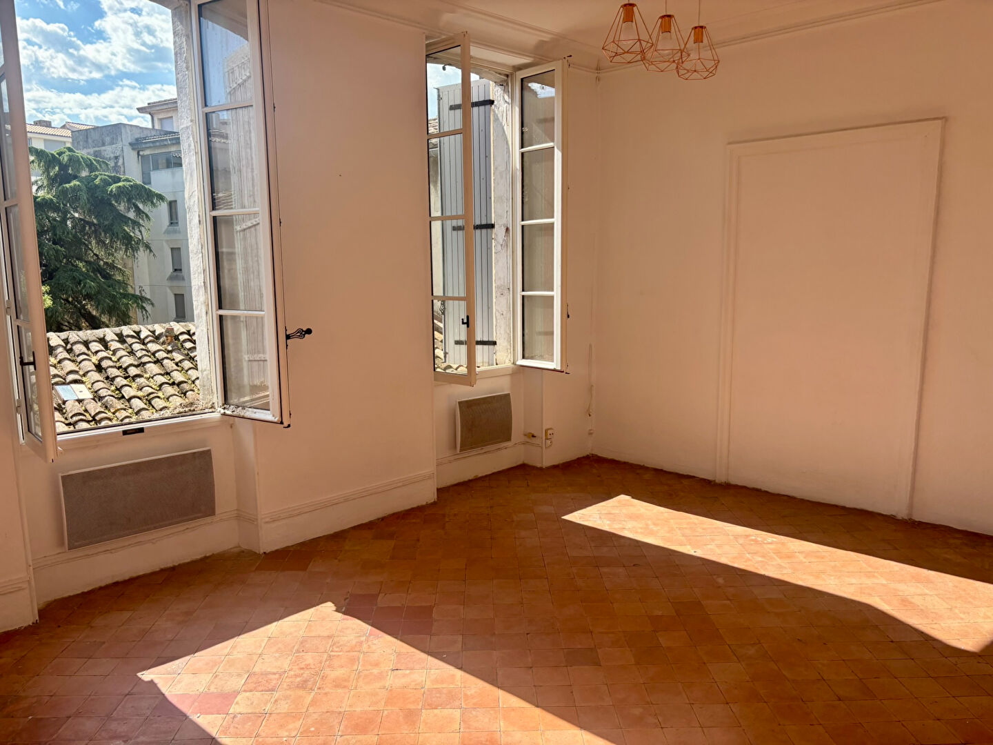 AVIGNON - QUARTIER VERNET - T4 DANS HÔTEL PARTICULIER