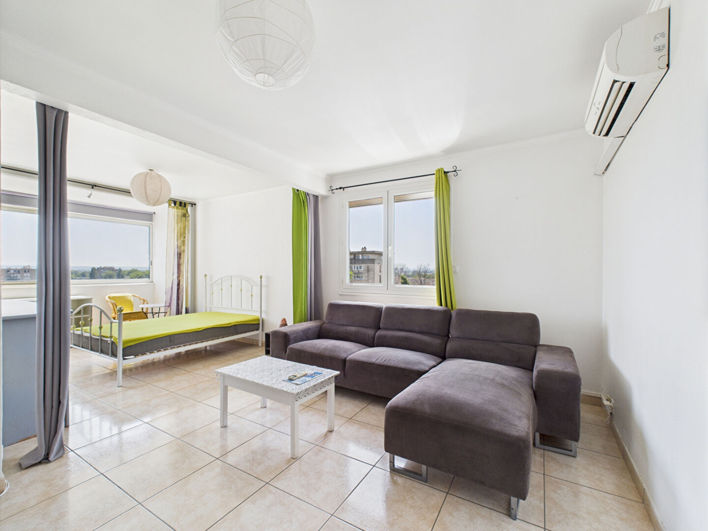 APPARTEMENT / 76m2 - T3 / Lumineux avec vue dégagée + Cave