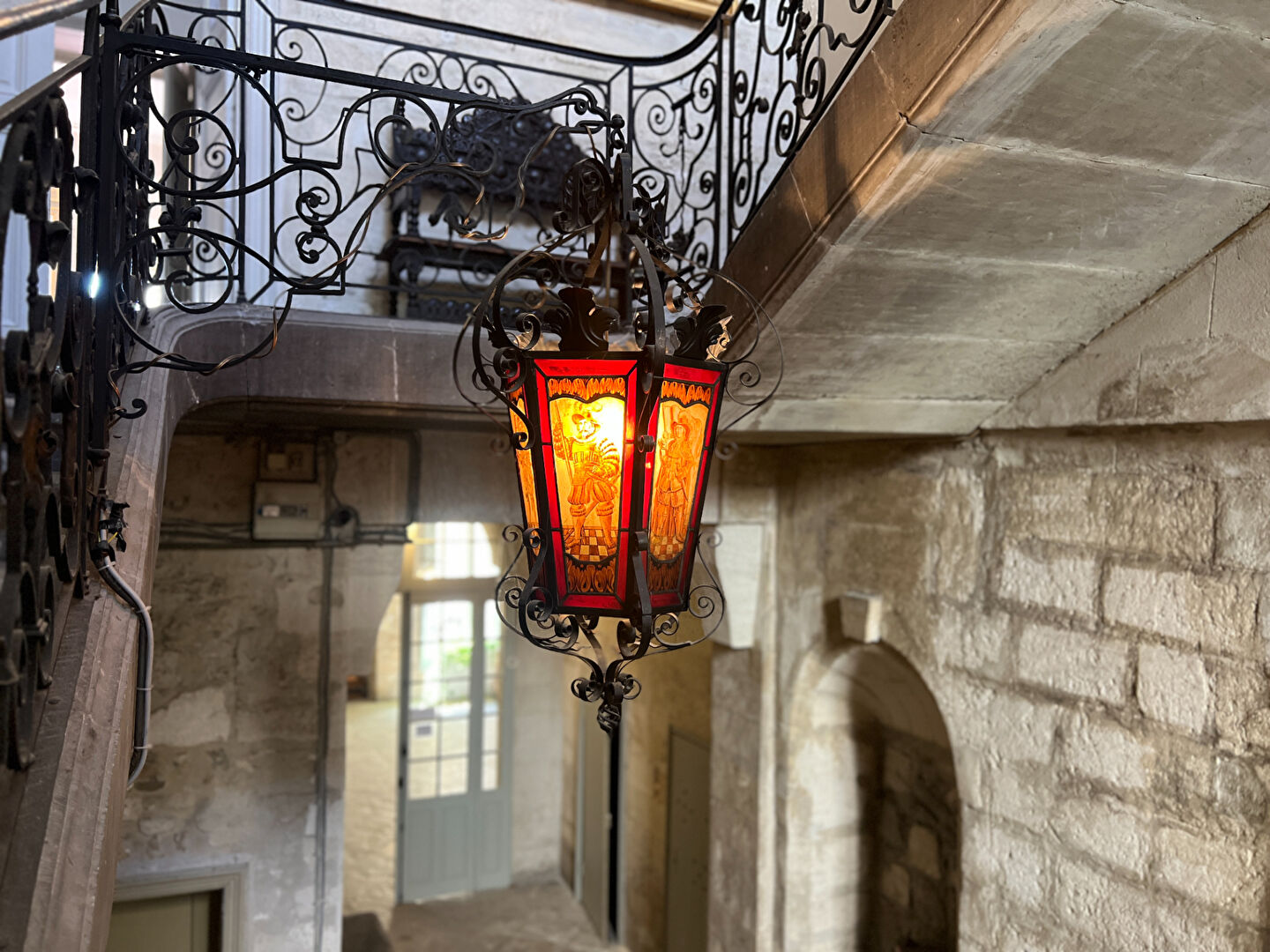 Photo AVIGNON-GRAND APPARTEMENT DE CARACTÈRE DANS HÔTEL PARTICULIER image 2/6
