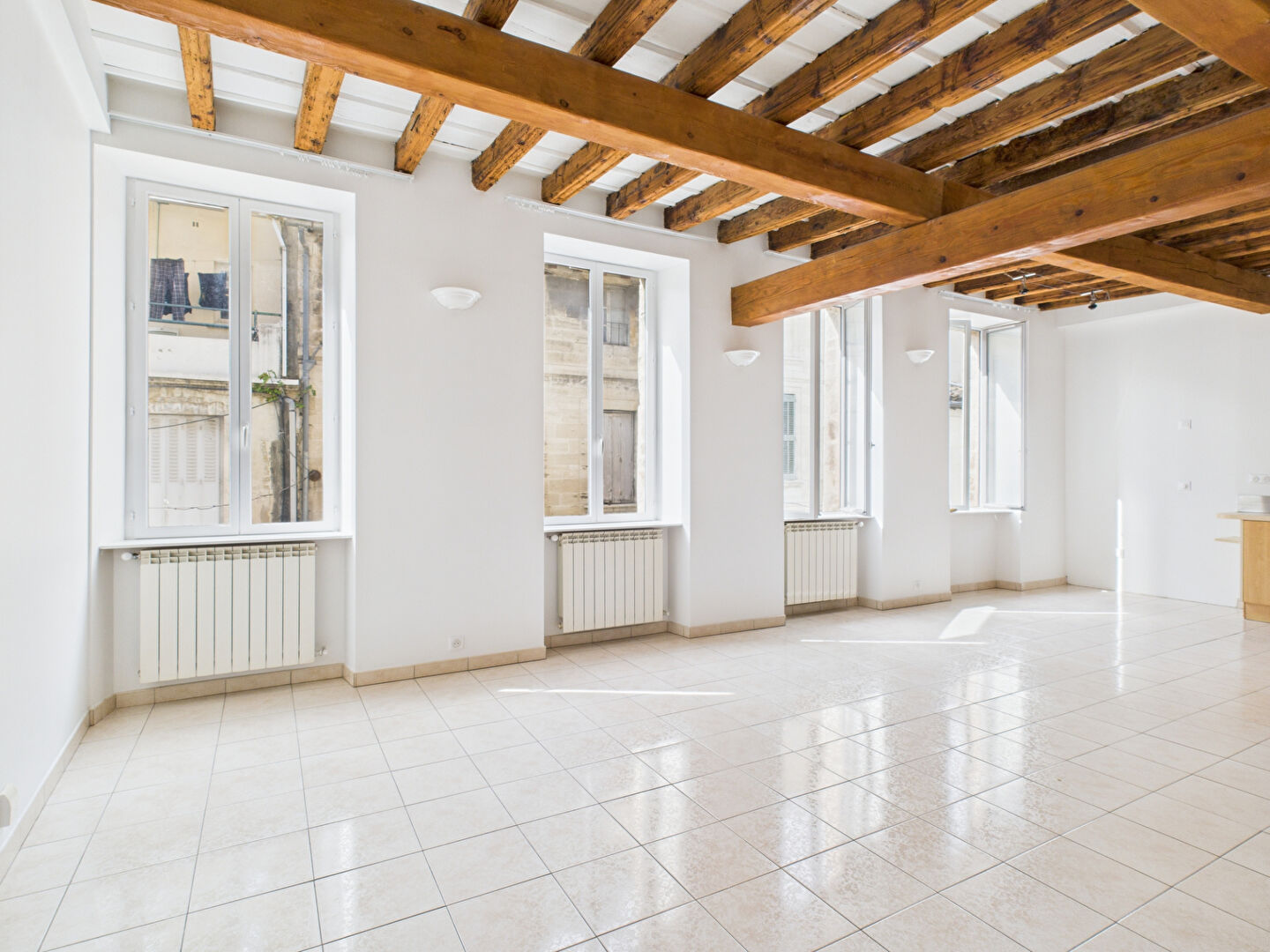 Photo AVIGNON - RUE VERNET - T3 LUMINEUX ET TRÈS CONFORTABLE image 1/6