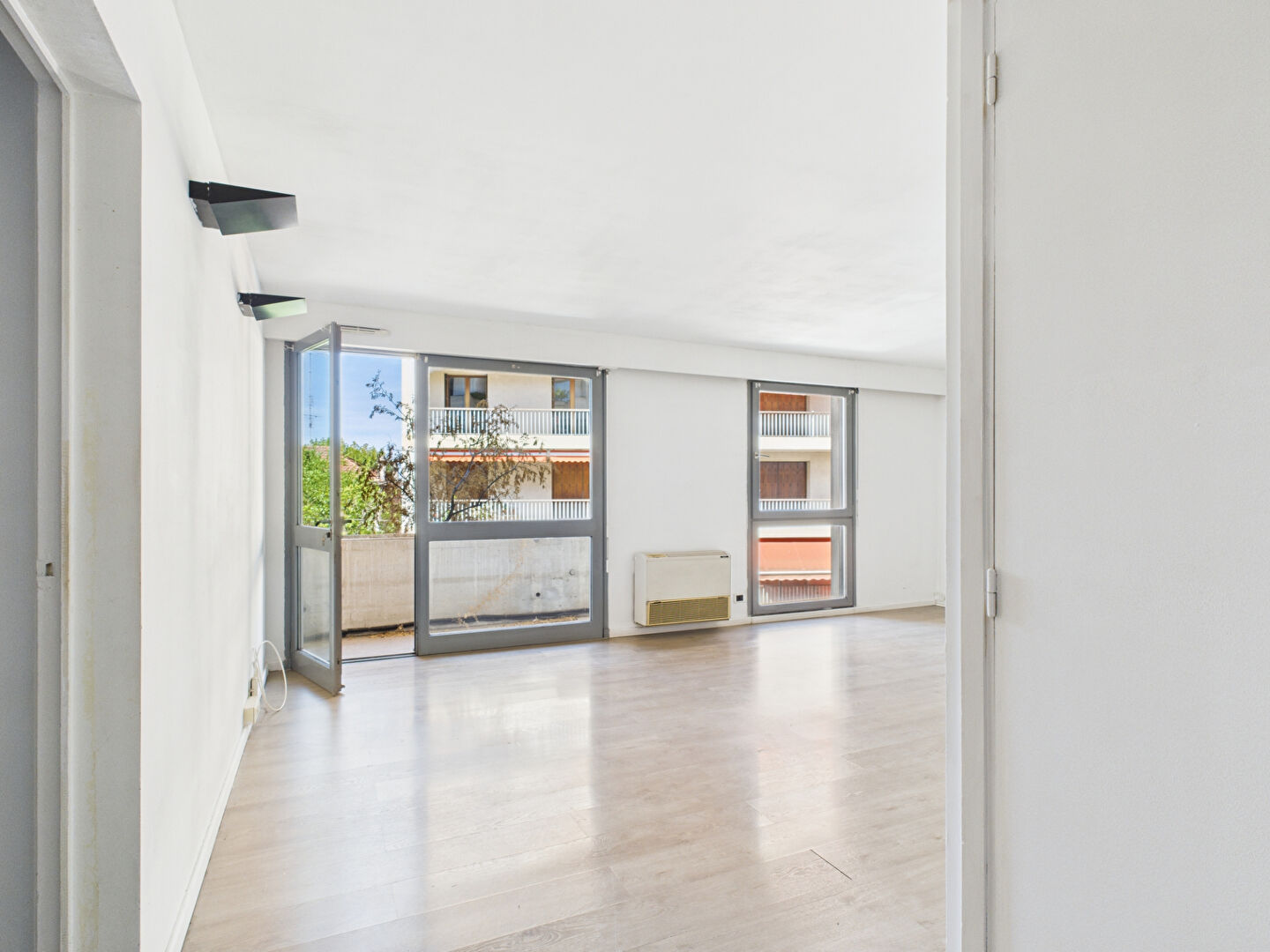 Photo AVIGNON Appartement Avignon 3 pièce(s) 73 m2  ascenseur + Garage et cellier image 1/6