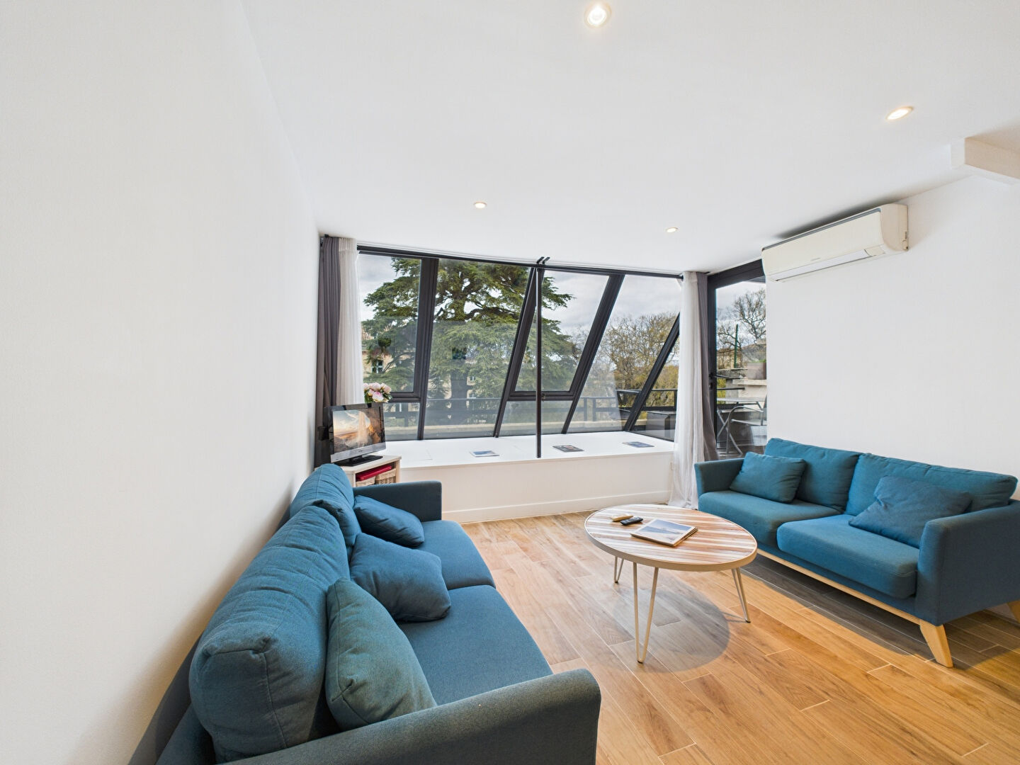 Agence immobilière de Cabinet House ,  Co - Cabinet House ,  Co