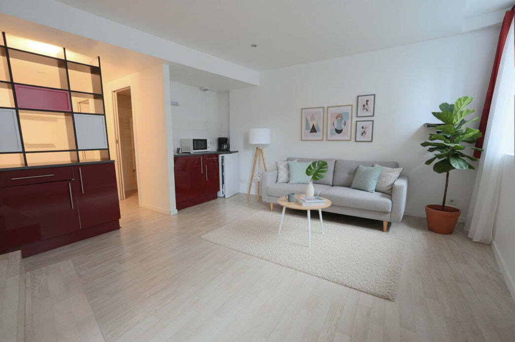 BEAU F1 BIS PROXIMITE VIEUX MARCHE -