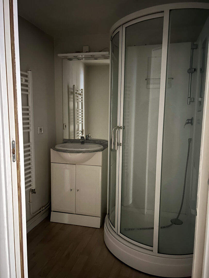 Photo BEAU F1 BIS PROXIMITE VIEUX MARCHE - image 5/5