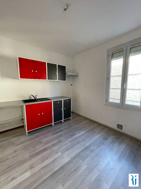 PETIT QUEVILLY MAISON DE VILLE  3 pièces