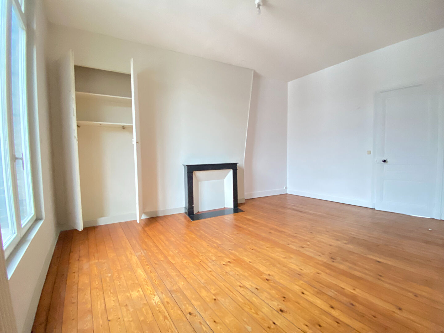 Photo ROUEN PLACE DES EMMUREES F3 image 3/6