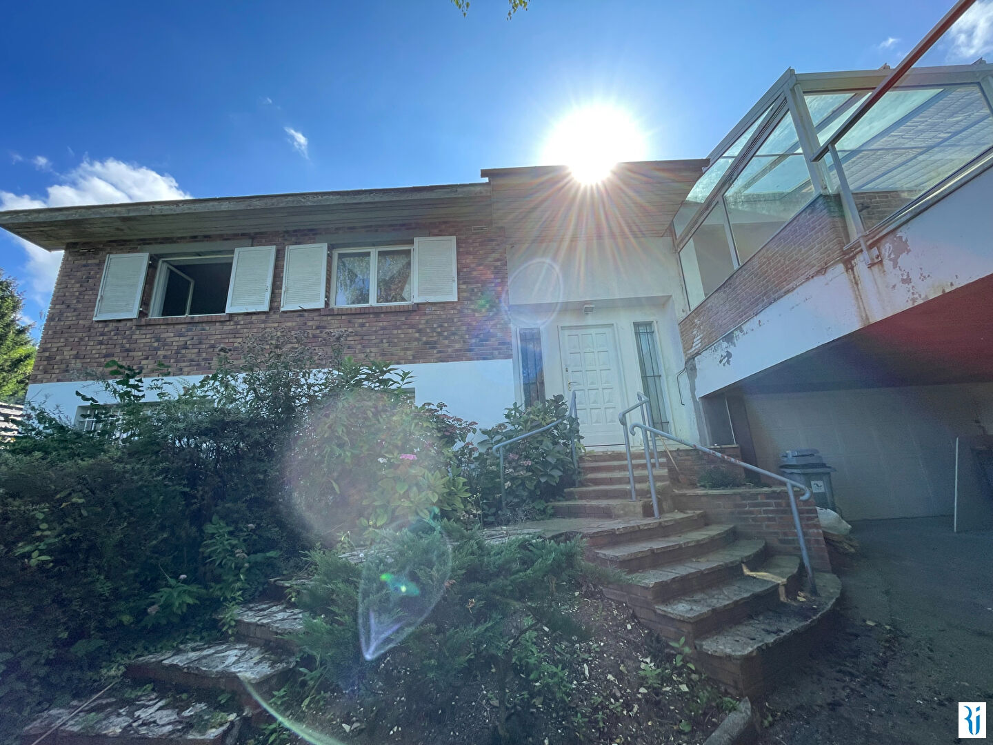 Photo BOIS-GUILLAUME - Maison individuelle d'environ 207 m² image 1/6