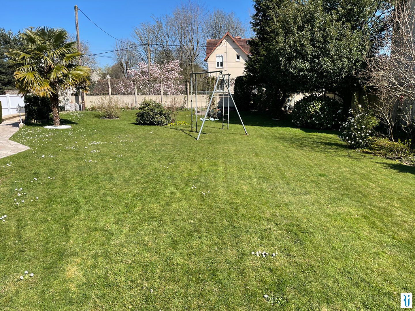 Photo Maison familiale de 172 m² - LE MESNIL-ESNARD image 3/6