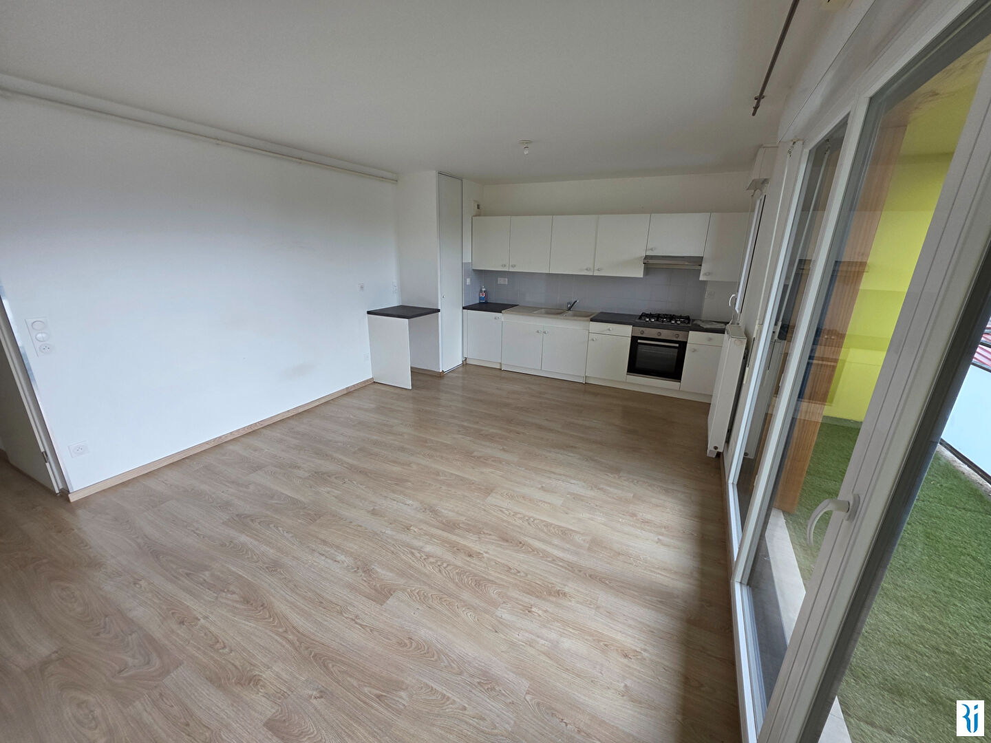 Photo Appartement Deville Les Rouen 3 pièce(s) 61.37 m2 + Place de stationnement + une cave image 6/6