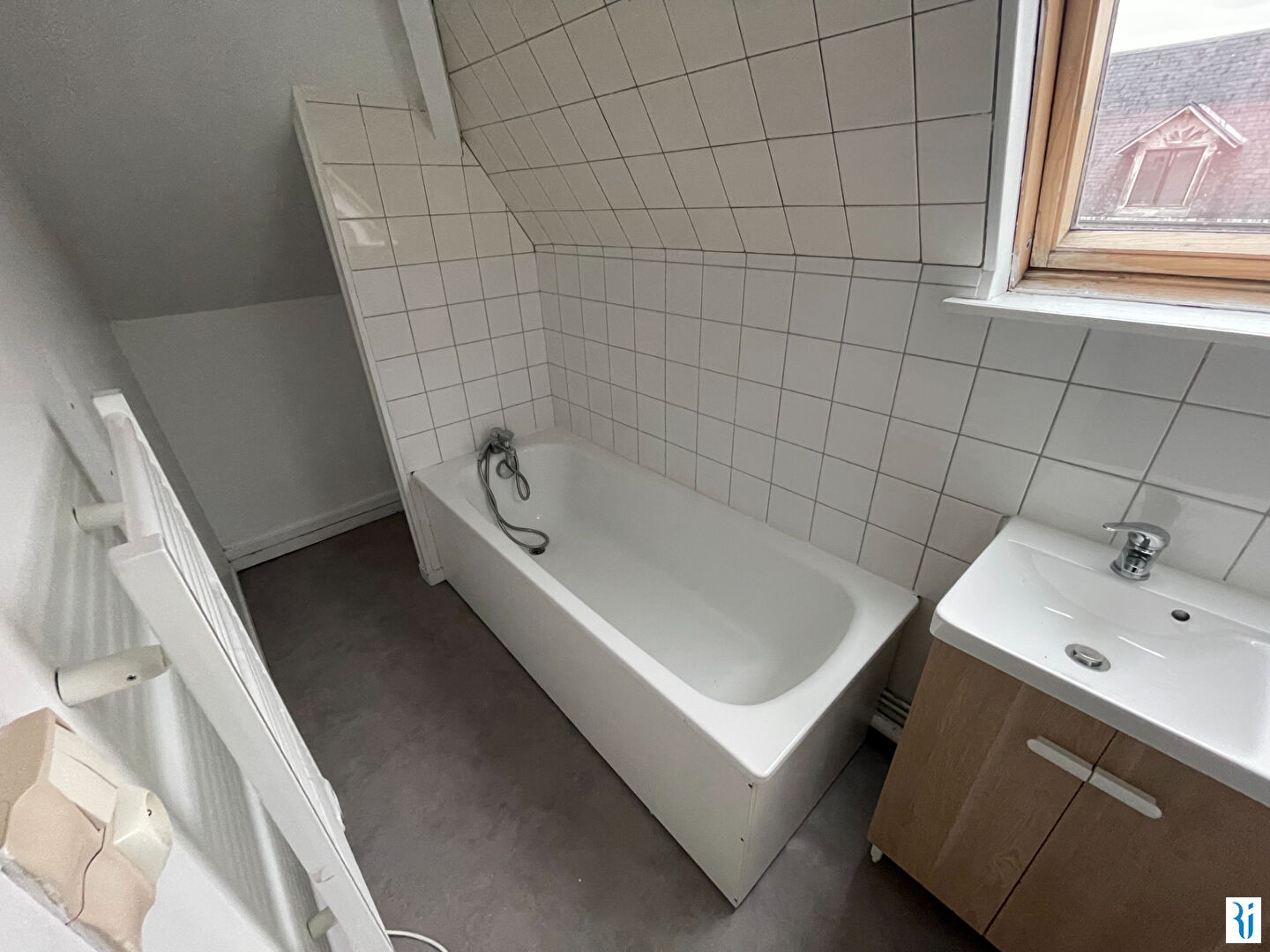 Photo LE PETIT-QUEVILLY - Charmante maison divisée en deux appartements image 5/6