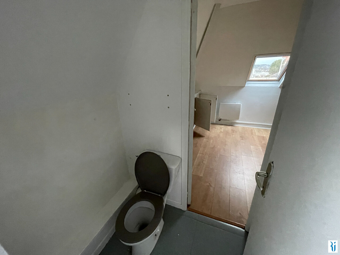 Photo LE PETIT-QUEVILLY - Charmante maison divisée en deux appartements image 6/6