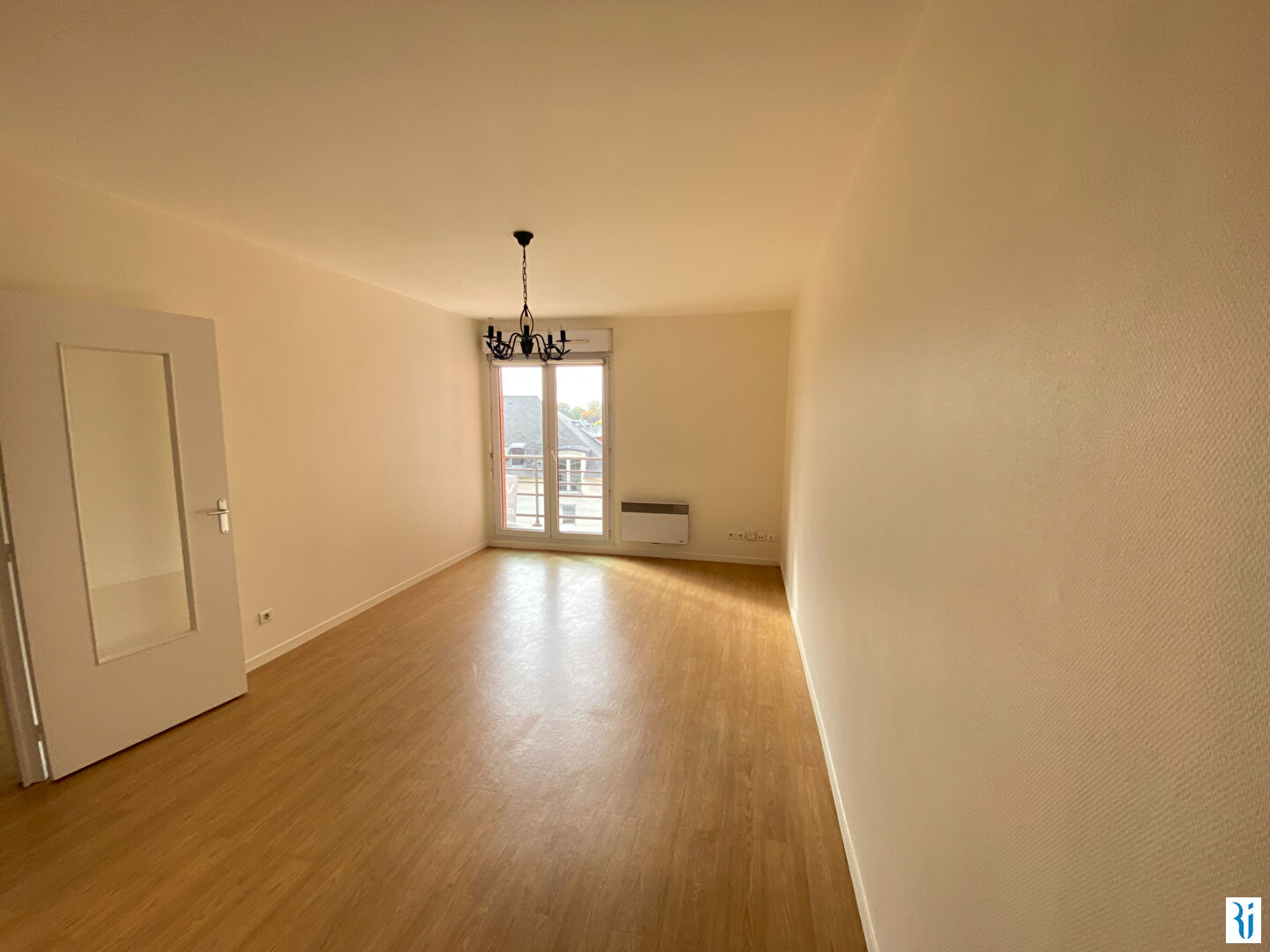 Photo F2 BOIS GUILLAUME (76230) 4 place du coucou image 2/6