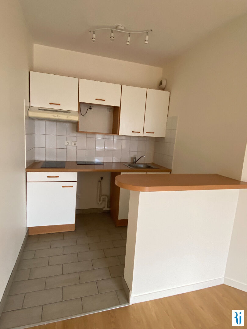 Photo F2 BOIS GUILLAUME (76230) 4 place du coucou image 5/6