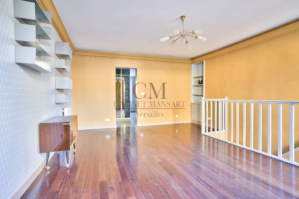 VERSAILLES SAINT-LOUIS APPARTEMENT EN DUPLEX VENDU LOUE