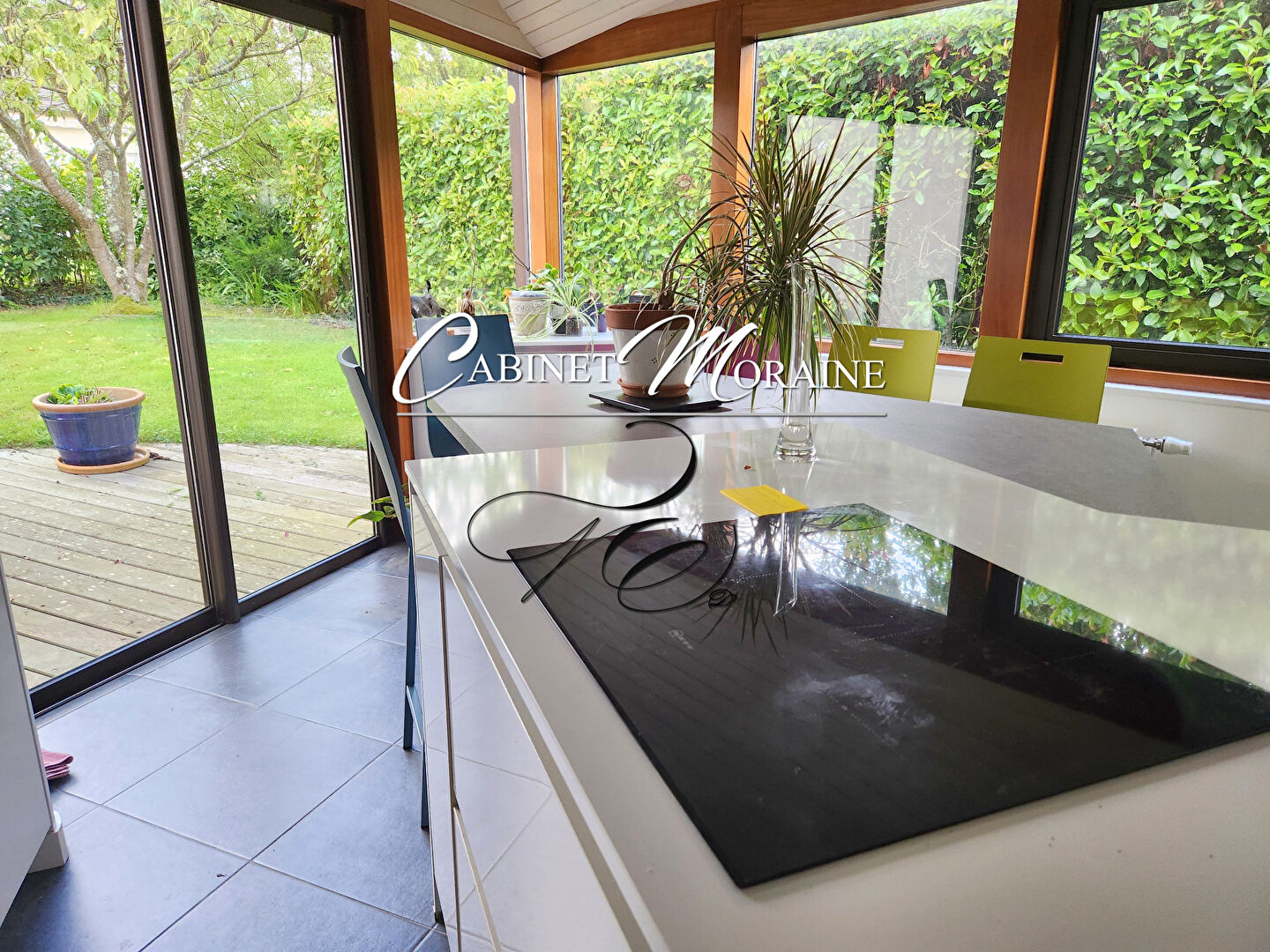 Photo SOUS COMPROMIS - Proche Rennes  et du métro - Thorigne Fouillard - Belle maison de 9 pièces de 160m²  avec garage- terrain clos de 482m² image 4/6