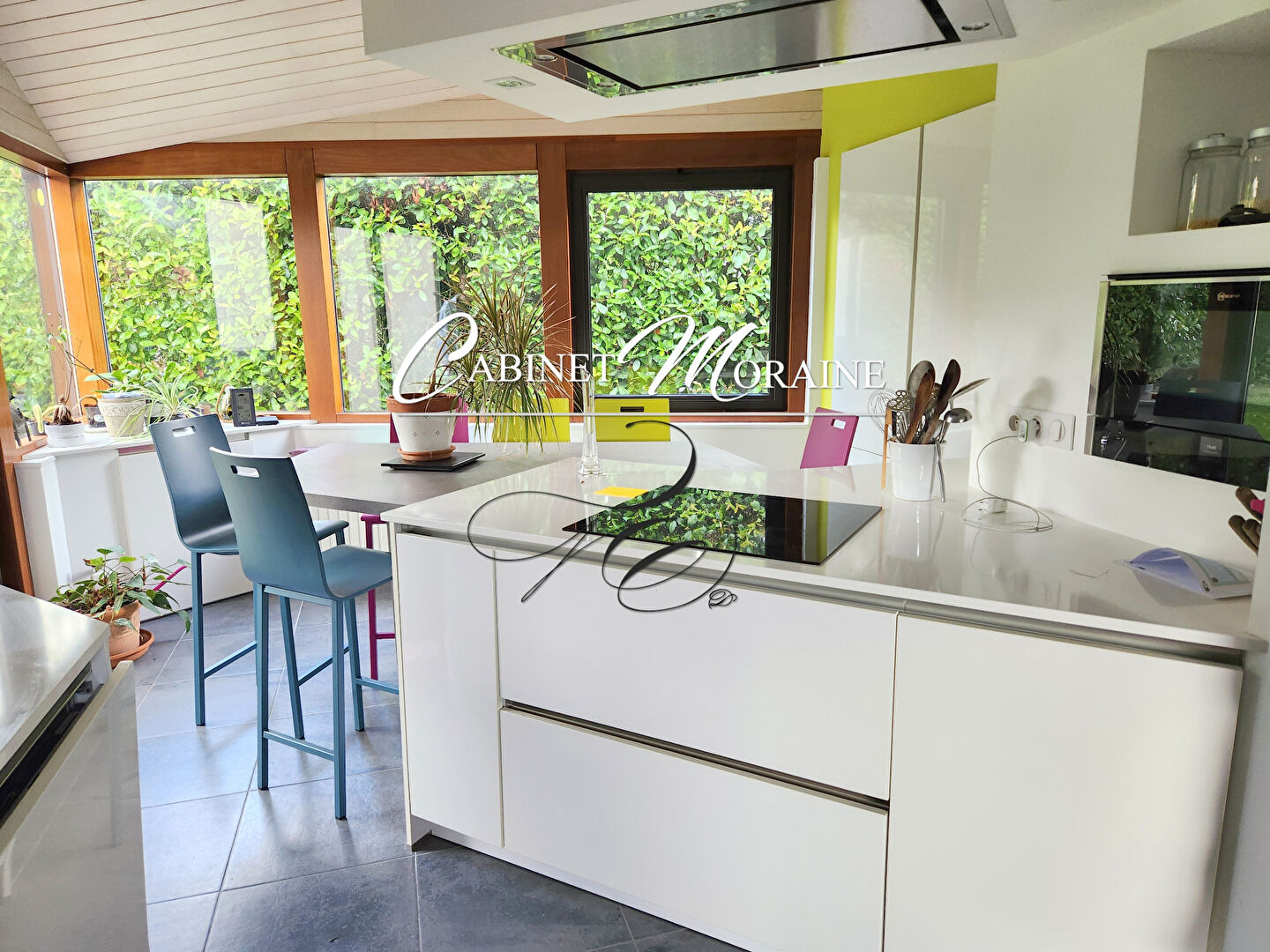 Photo SOUS COMPROMIS - Proche Rennes  et du métro - Thorigne Fouillard - Belle maison de 9 pièces de 160m²  avec garage- terrain clos de 482m² image 5/6