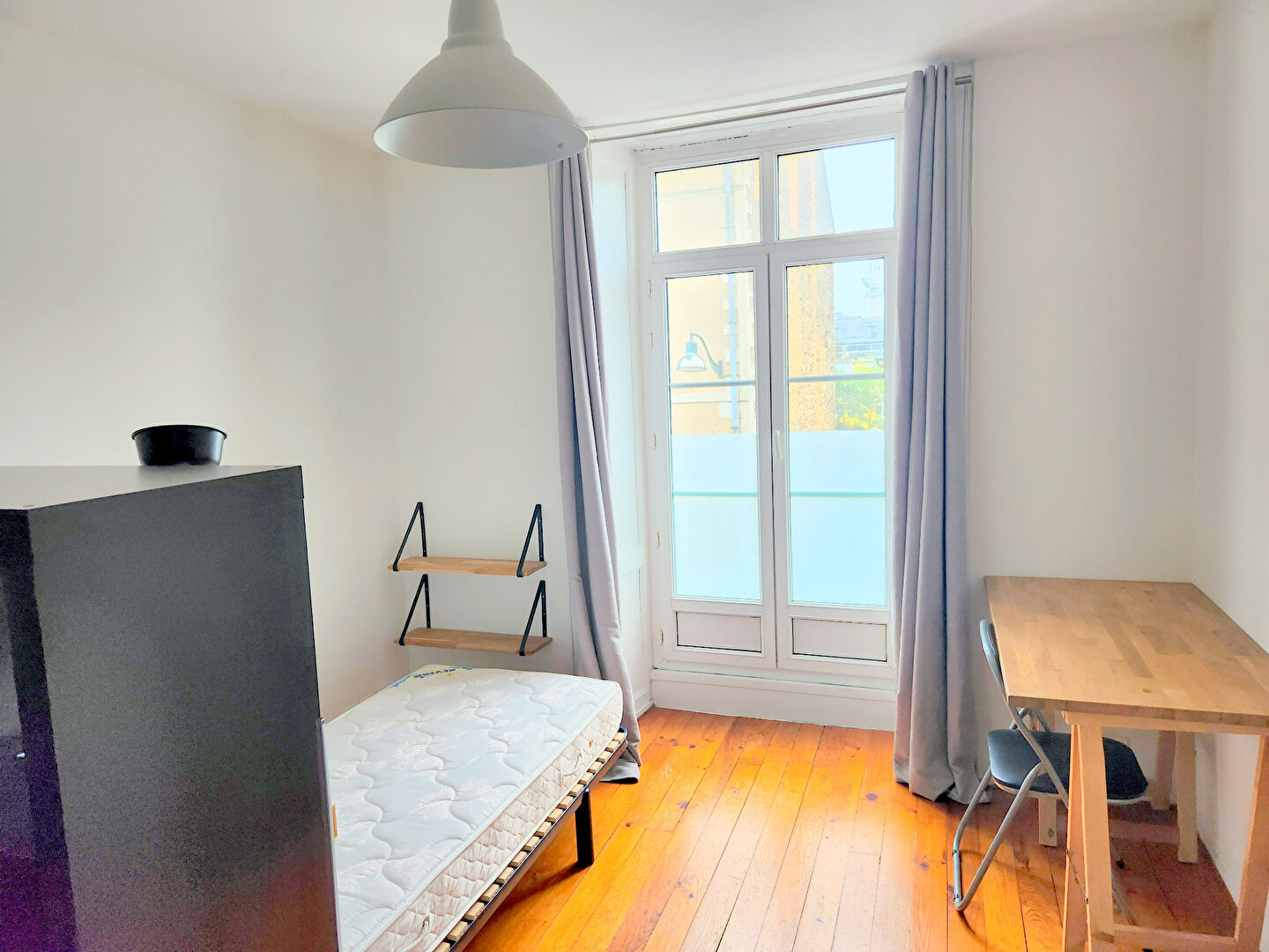 RENNES - EXCLUSIVITE - HYPER CENTRE -  STUDIO DE 16.83M² - 2EME ETAGE  - BALCONNET
