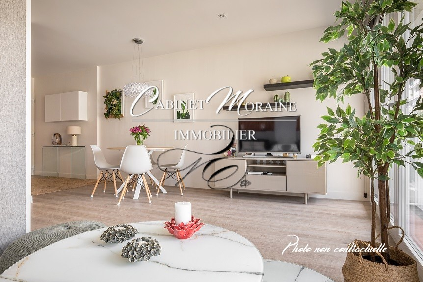 VITRE - Appartement 2 pièces de 48.61m² - 1er étage - ascenseur - terrasse 4.95m² - stationnement