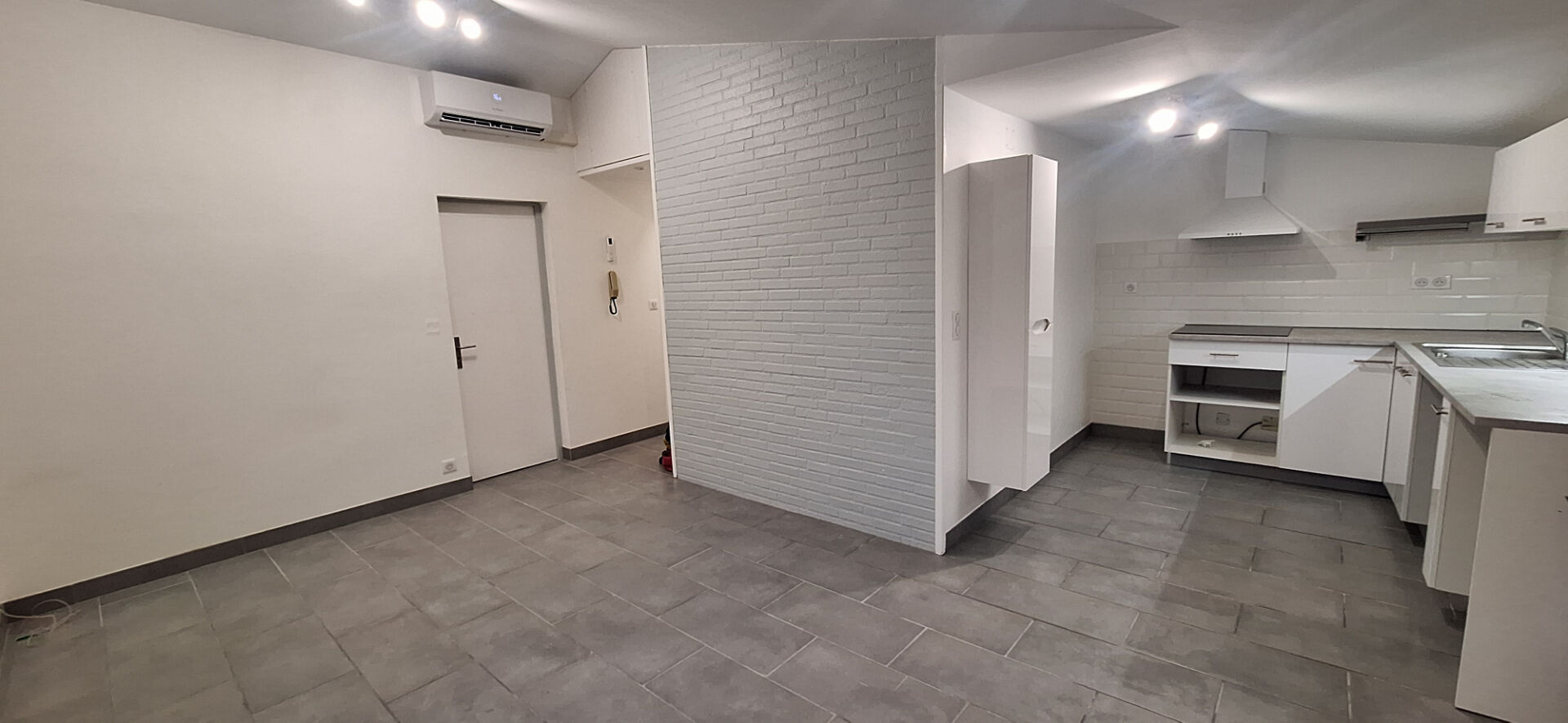 Appartement Labastide St Pierre   2 piece(s)   41 m2