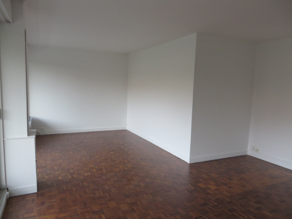 Photo Appartement  5 pièces 99.09 m² image 2/6