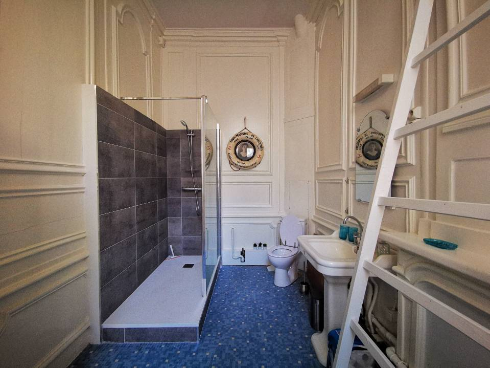 Photo RARE - Appartement meublé T3 à l'année. image 4/5