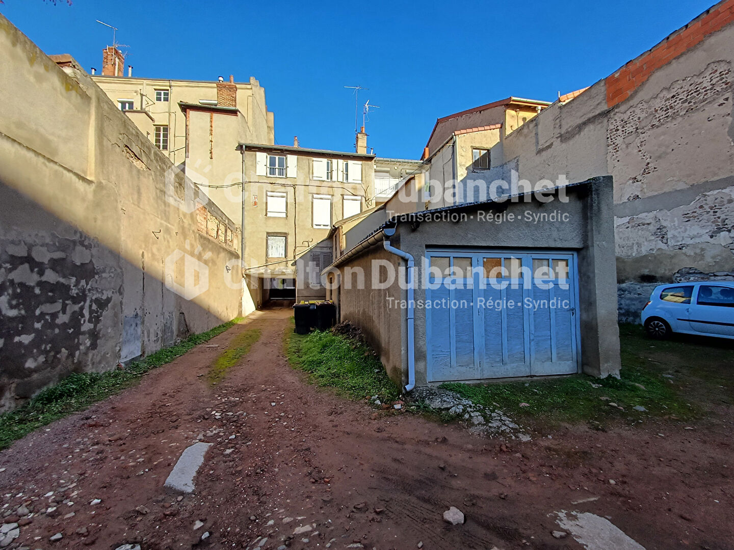 ROANNE - STATIONNEMENT
