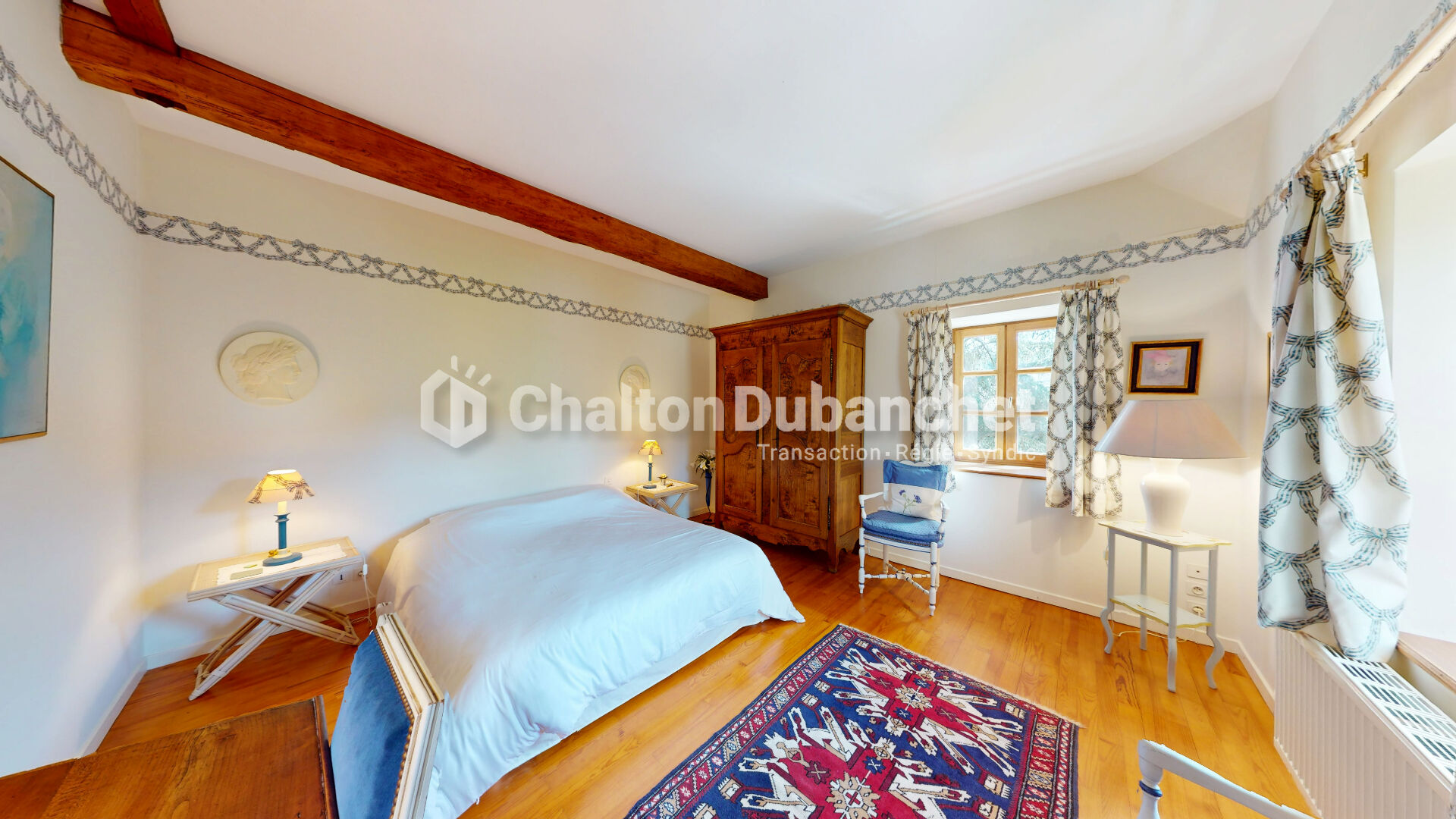 Photo Ambierle 380 m2 habitable + 1 appartement et dépendances sur 70 000 m² image 6/6
