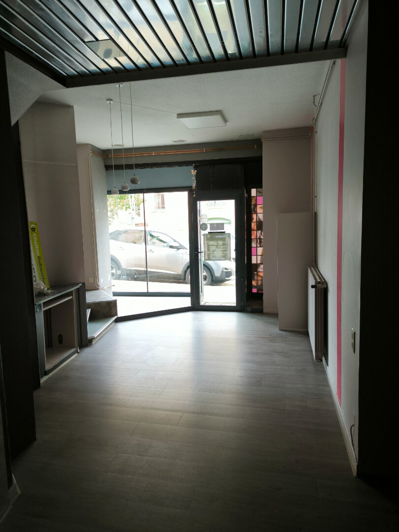 Photo COURS, murs commerciaux image 3/6