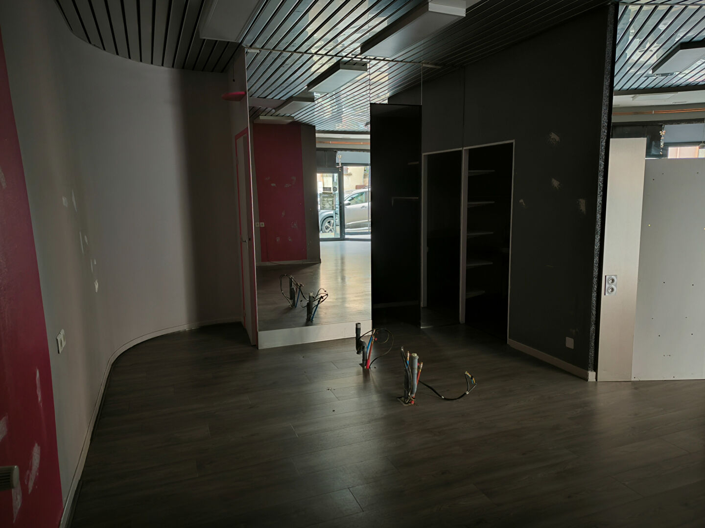 Photo COURS, murs commerciaux image 4/6
