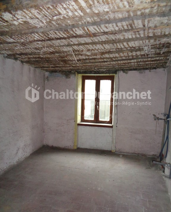 Photo REGNY - Immeuble de 179 m² image 3/5