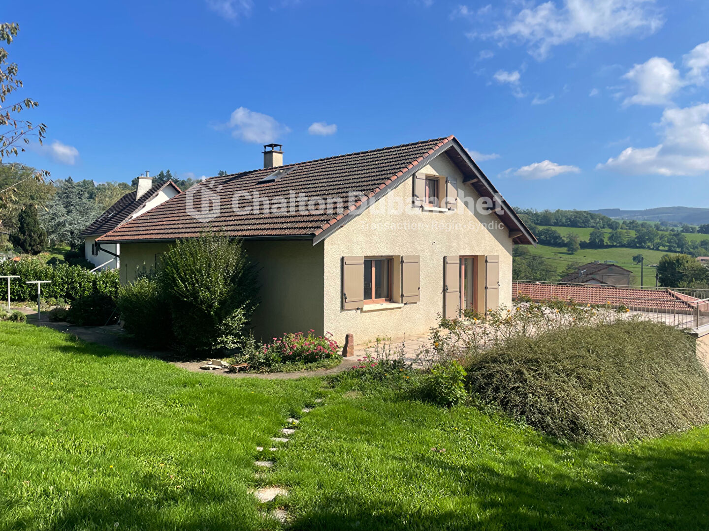 FOURNEAUX Maison de 150m² + entrepôt de 90m²