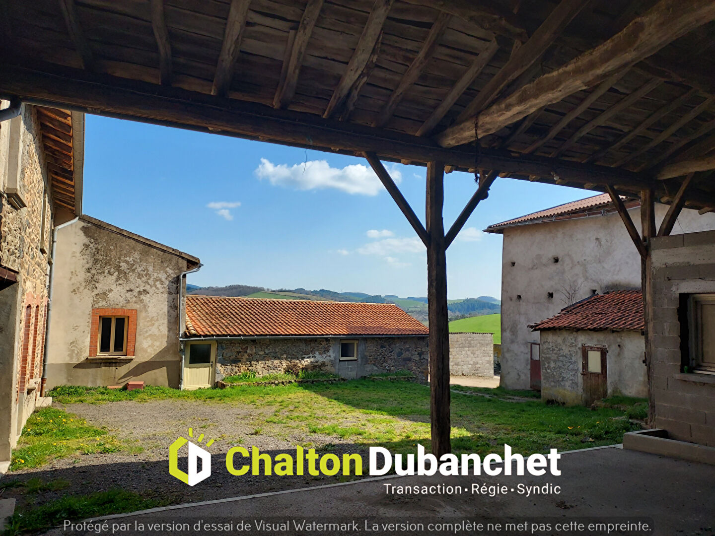 Photo SAINT CYR DE VALORGES - Corps de ferme de 220 m² image 2/6