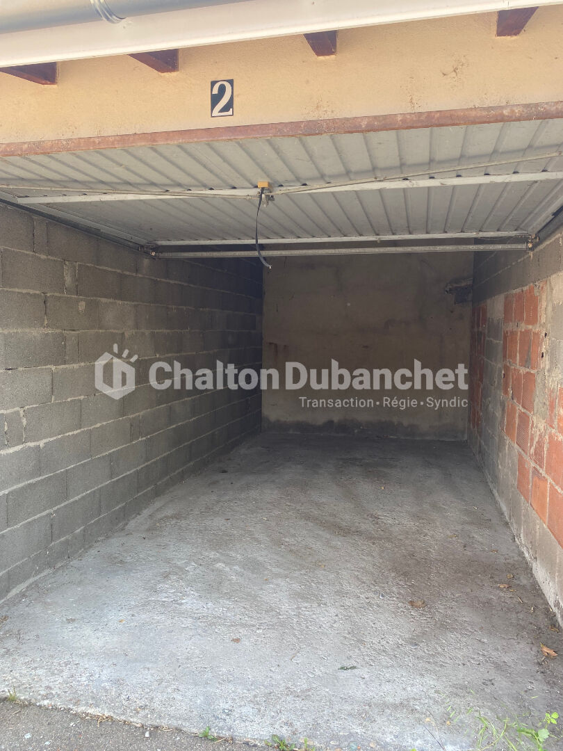 Photo LE COTEAU, Garage fermé image 3/4