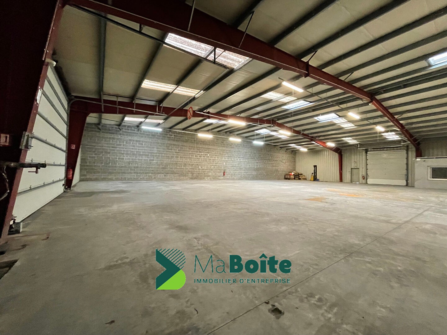 local industriel Roanne 675 m2