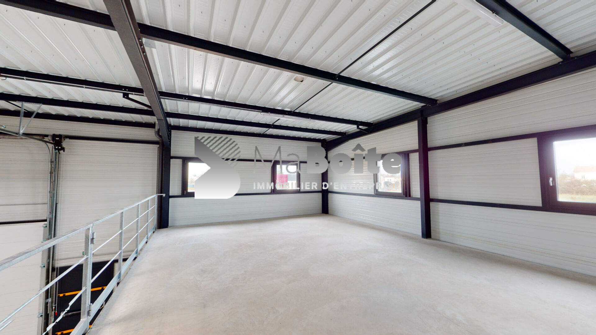 Photo RIORGES - Local artisanal neuf zone la Villette image 3/5