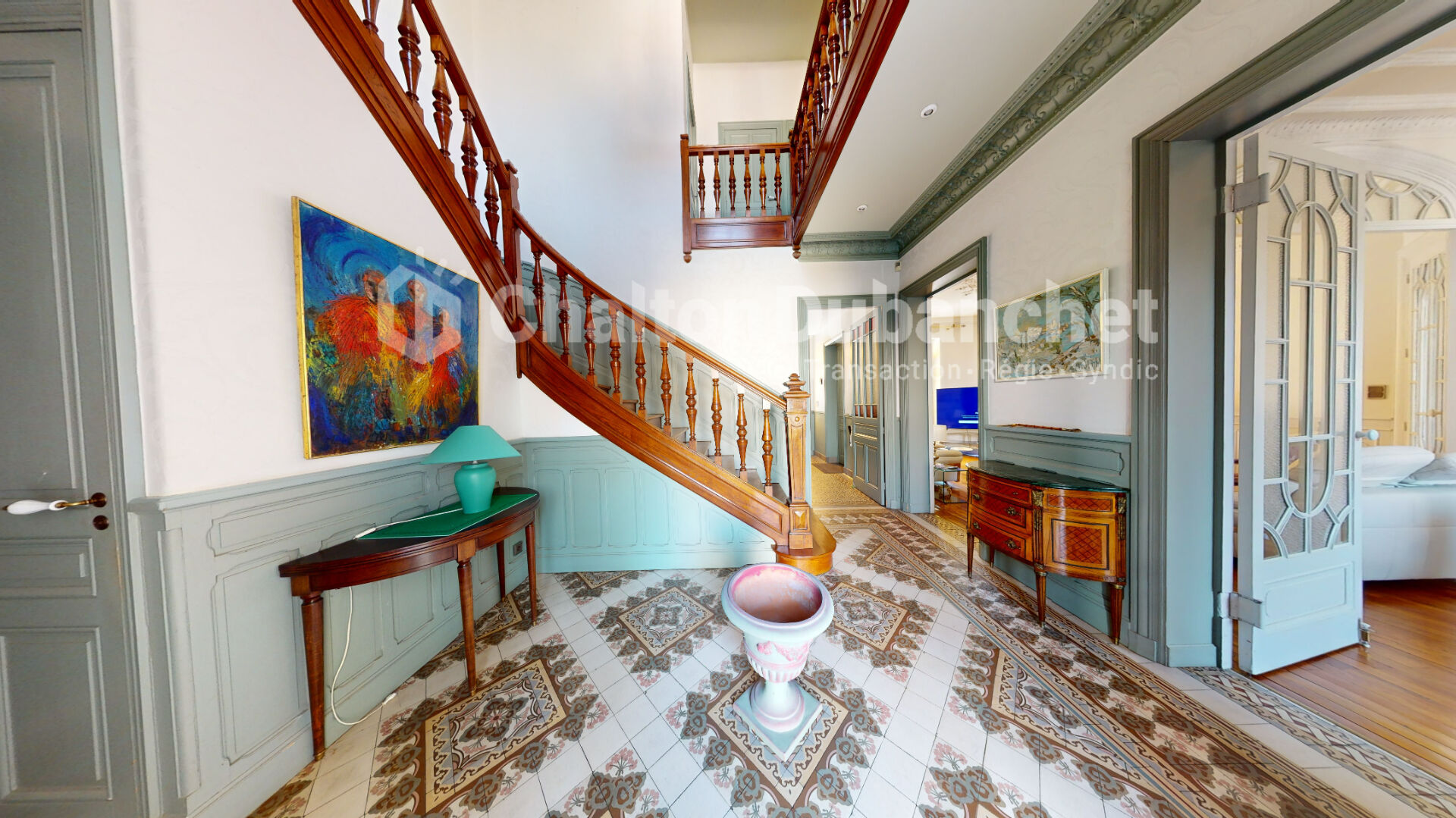 Photo LE COTEAU - Maison de 300 m² image 5/6