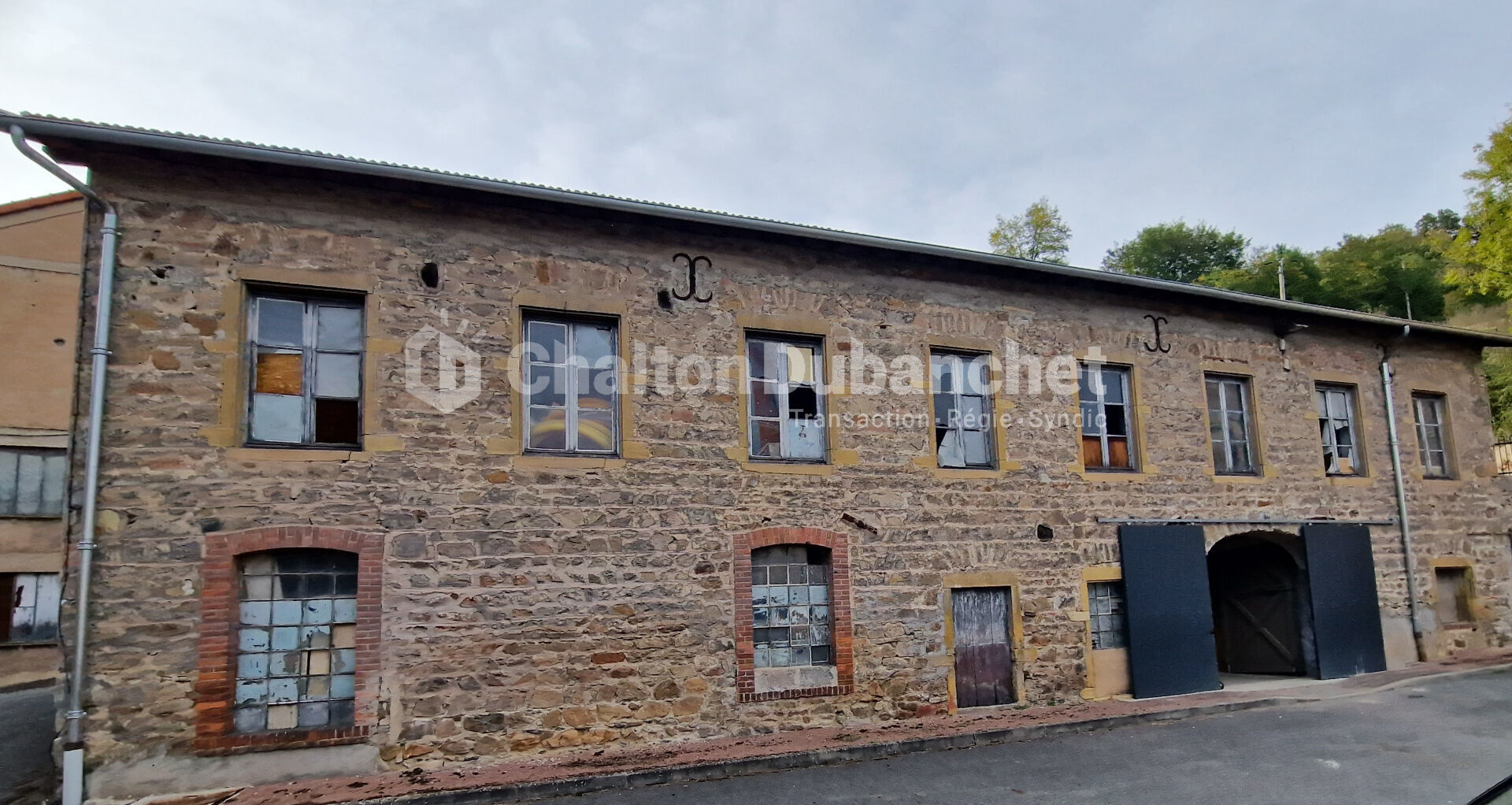 Photo REGNY - Entrepôt / local industriel de 275 m² image 2/6