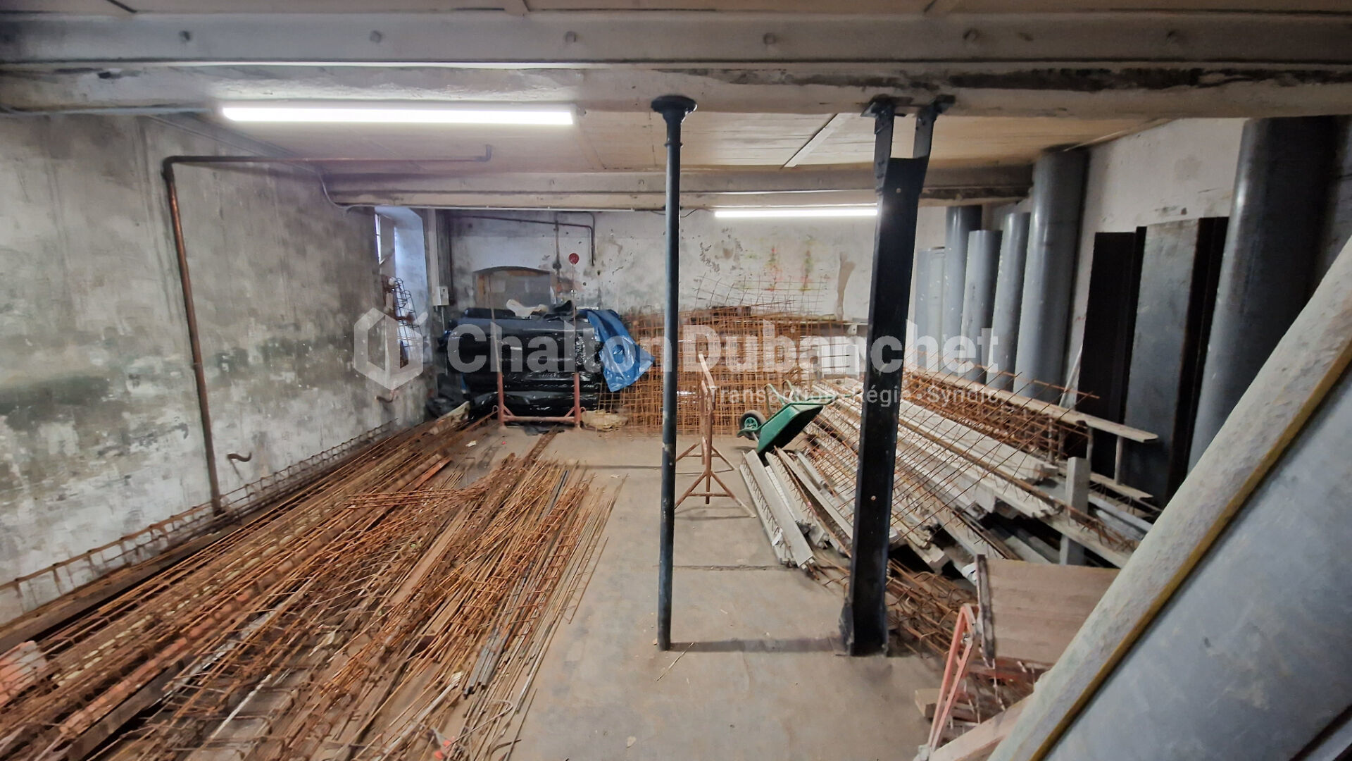 Photo REGNY - Entrepôt / local industriel de 275 m² image 4/6