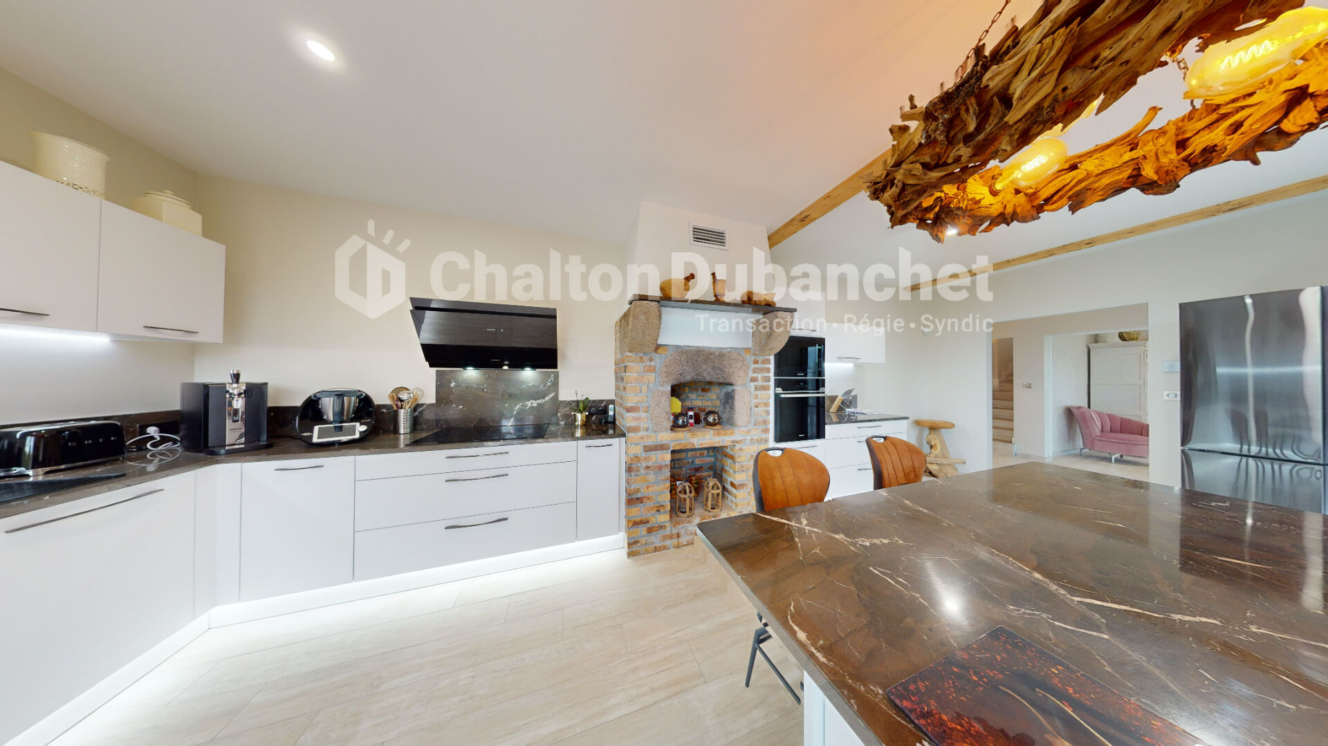 Photo Maison de 332 m2 - 5 chambres + bureau - 4700 m² de terrain image 4/6