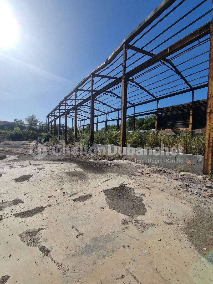Photo THIZY LES BOURGS -  Bâtiment et terrain de 10 916 m² image 3/5