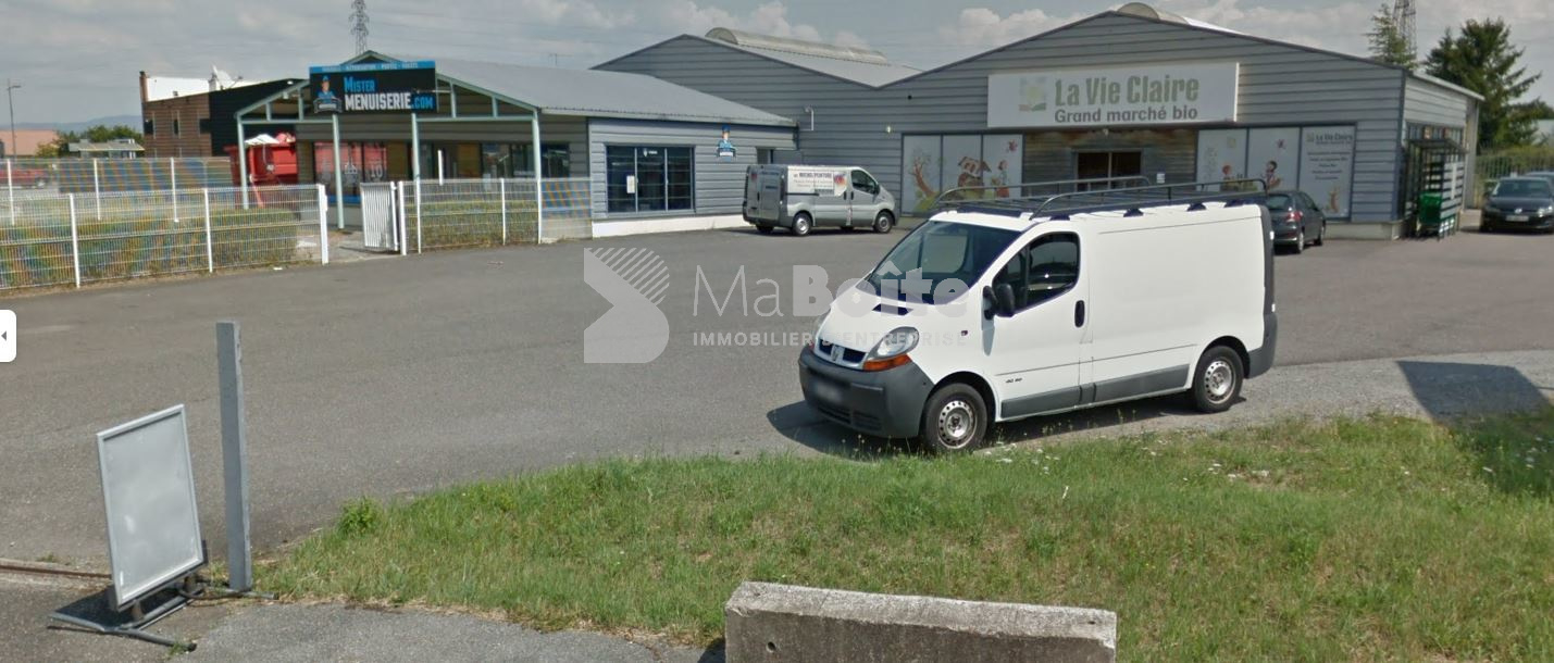 MABLY - Local d'activité de 270 m²