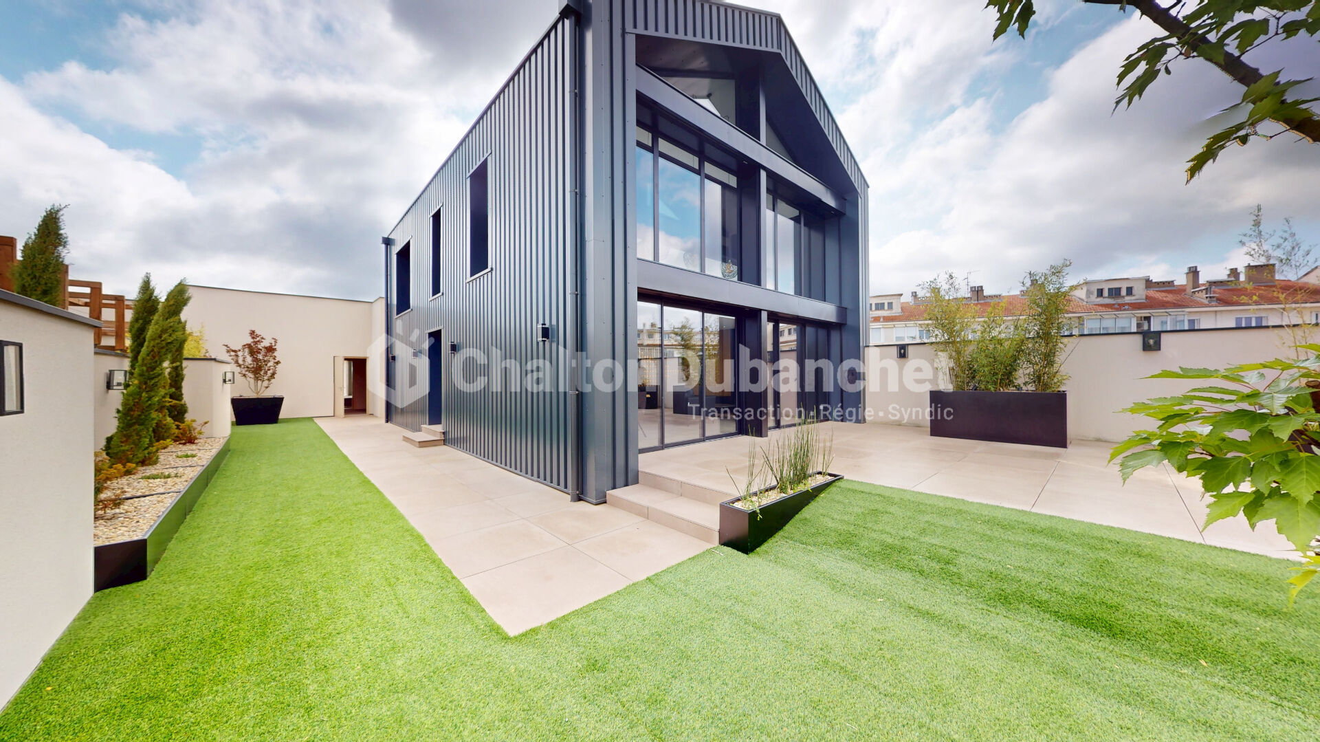 Photo ROANNE - Maison de Prestige 