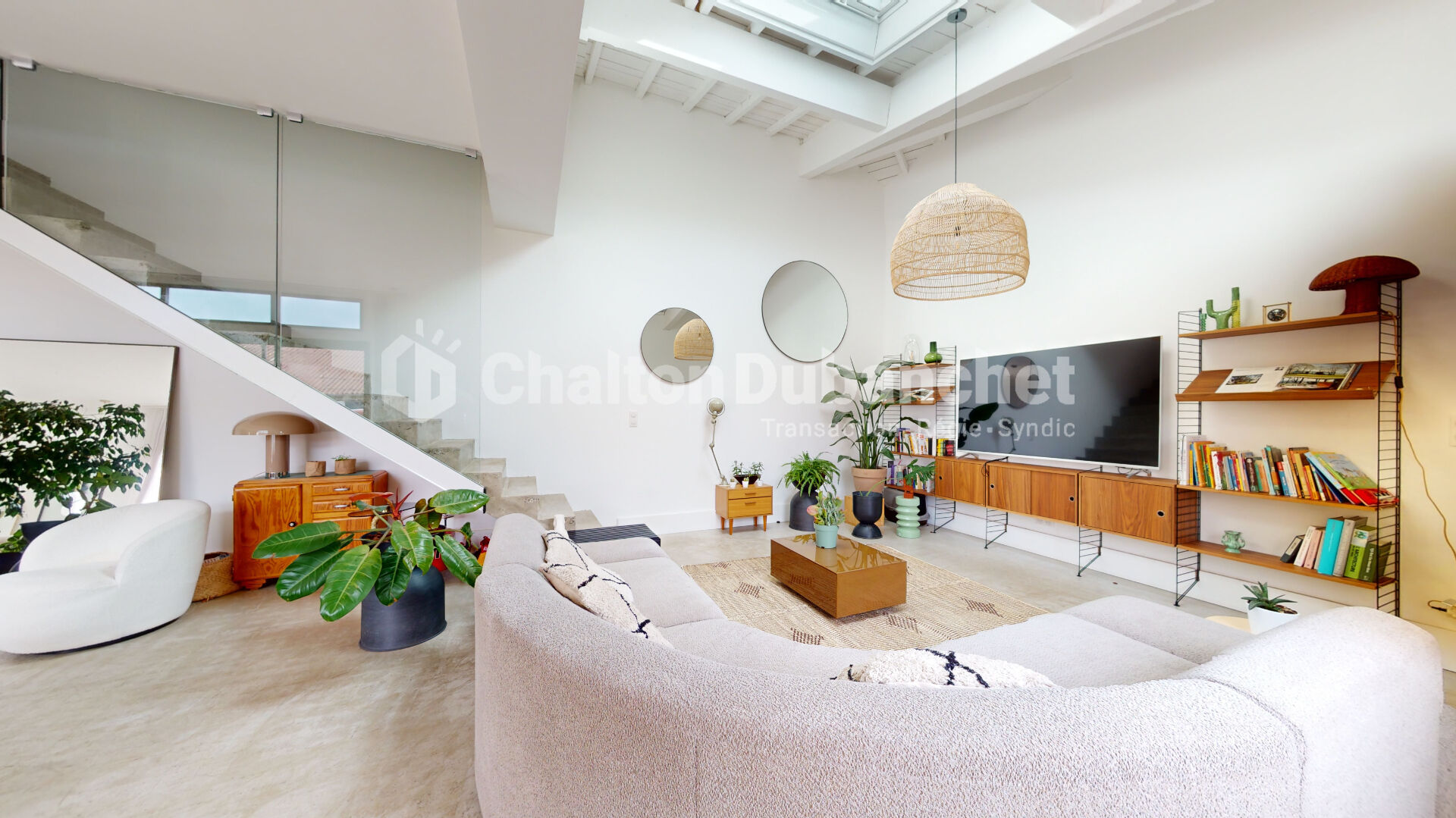 Photo SAINT LAURENT DE CHAMOUSSET - Maison de 166 m2 image 2/6