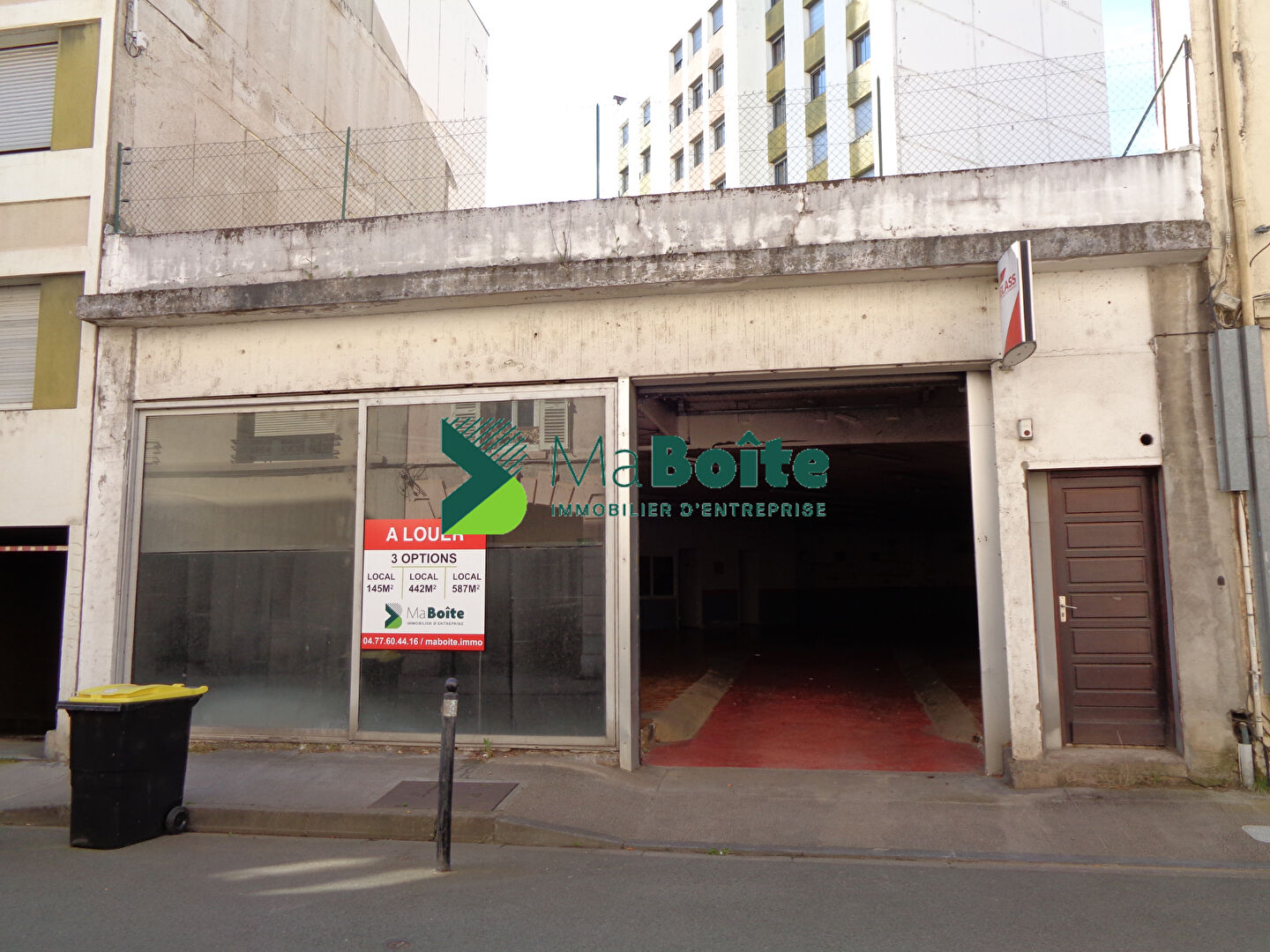ROANNE - Local commerciale de 587 m²