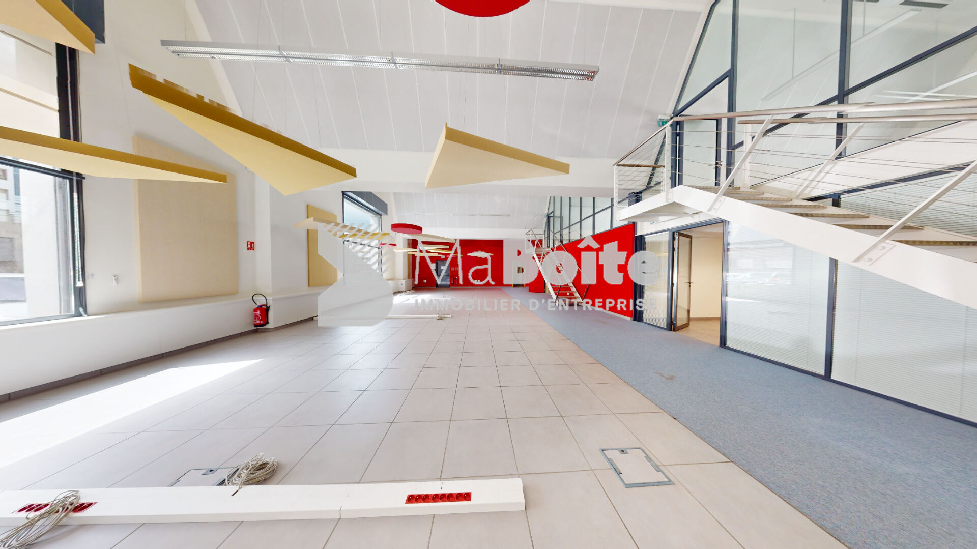 Photo ST ETIENNE - Bureaux de 1 337 m² divisé en 2 lots image 4/6