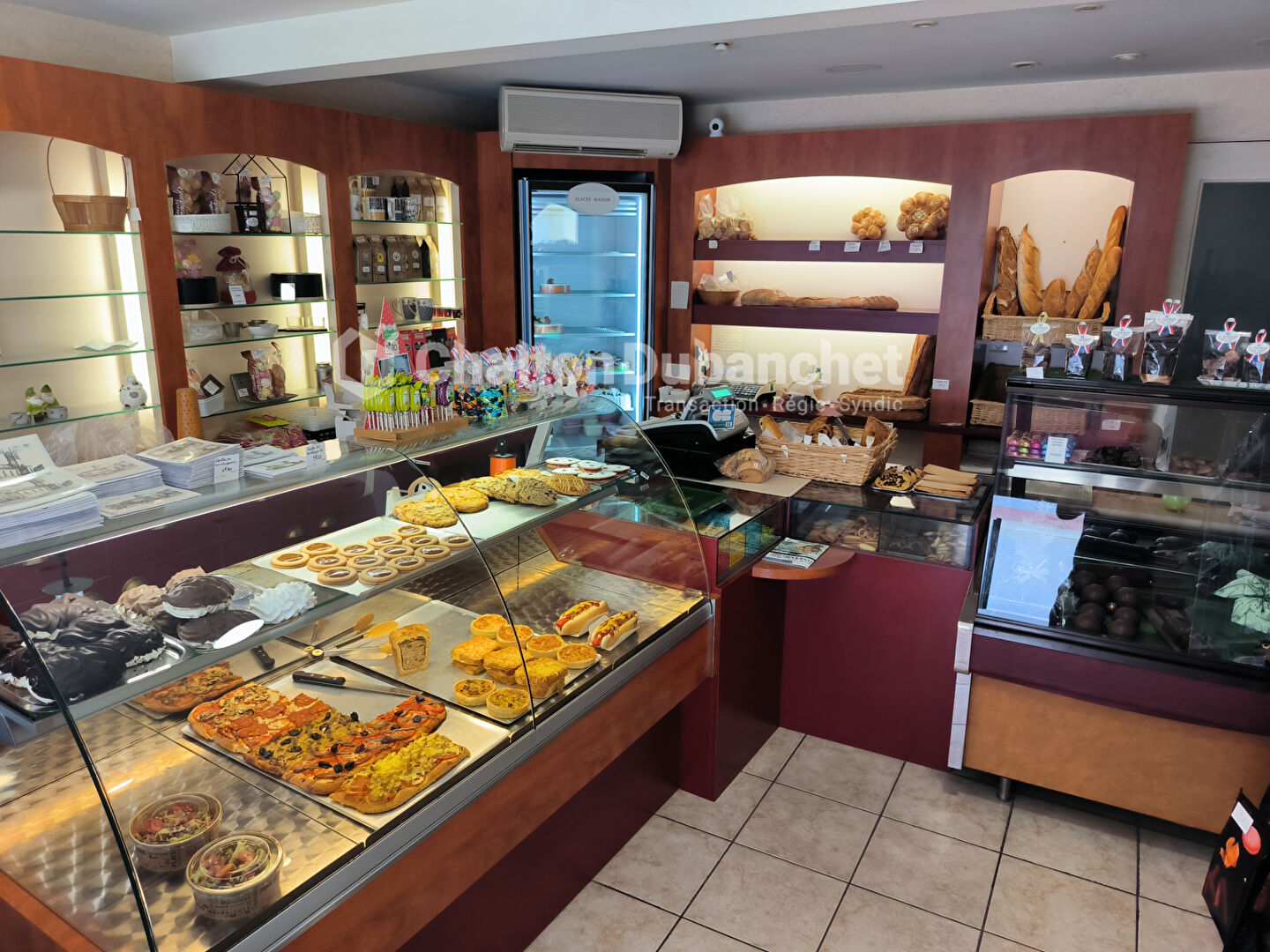 Photo SAINT JUST LA PENDUE Patisserie chocolaterie image 3/6