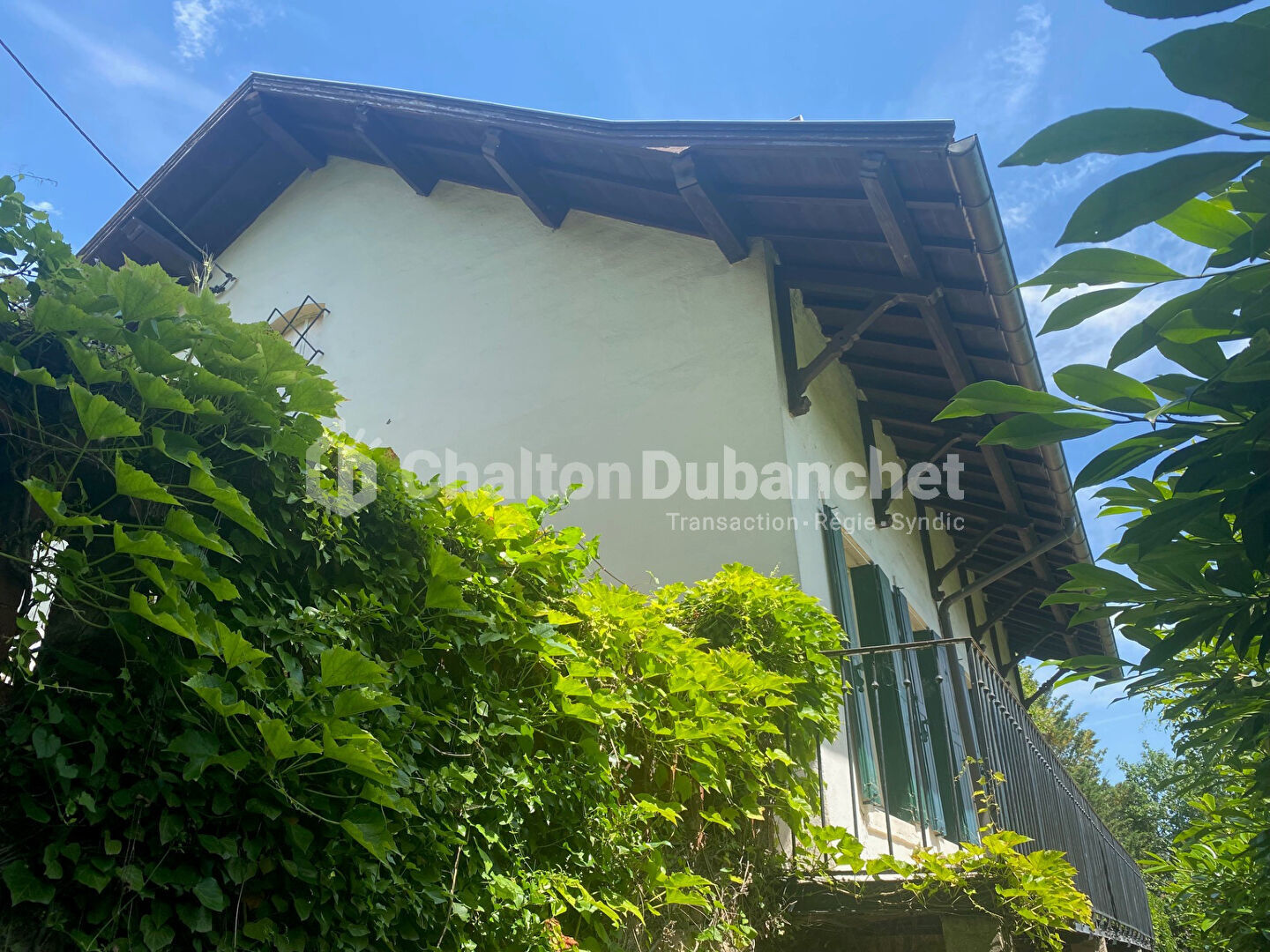 Photo RIORGES  - Maison de charme  de 180 m² sur 1450 m² vue imprenable image 2/6