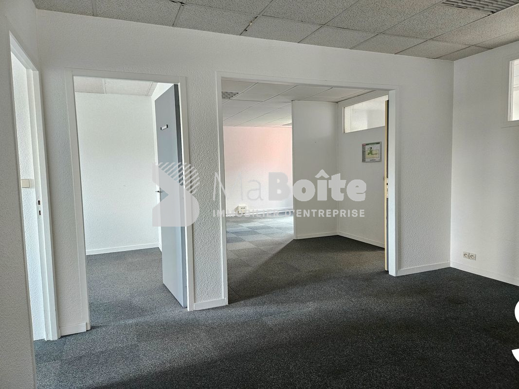 Photo VILLARS Emplacement n°1 - bureaux de 250 m² - Possibilité de diviser en deux image 1/3