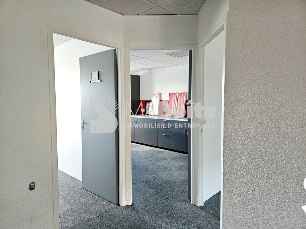 Photo VILLARS Emplacement n°1 - bureaux de 250 m² - Possibilité de diviser en deux image 3/3