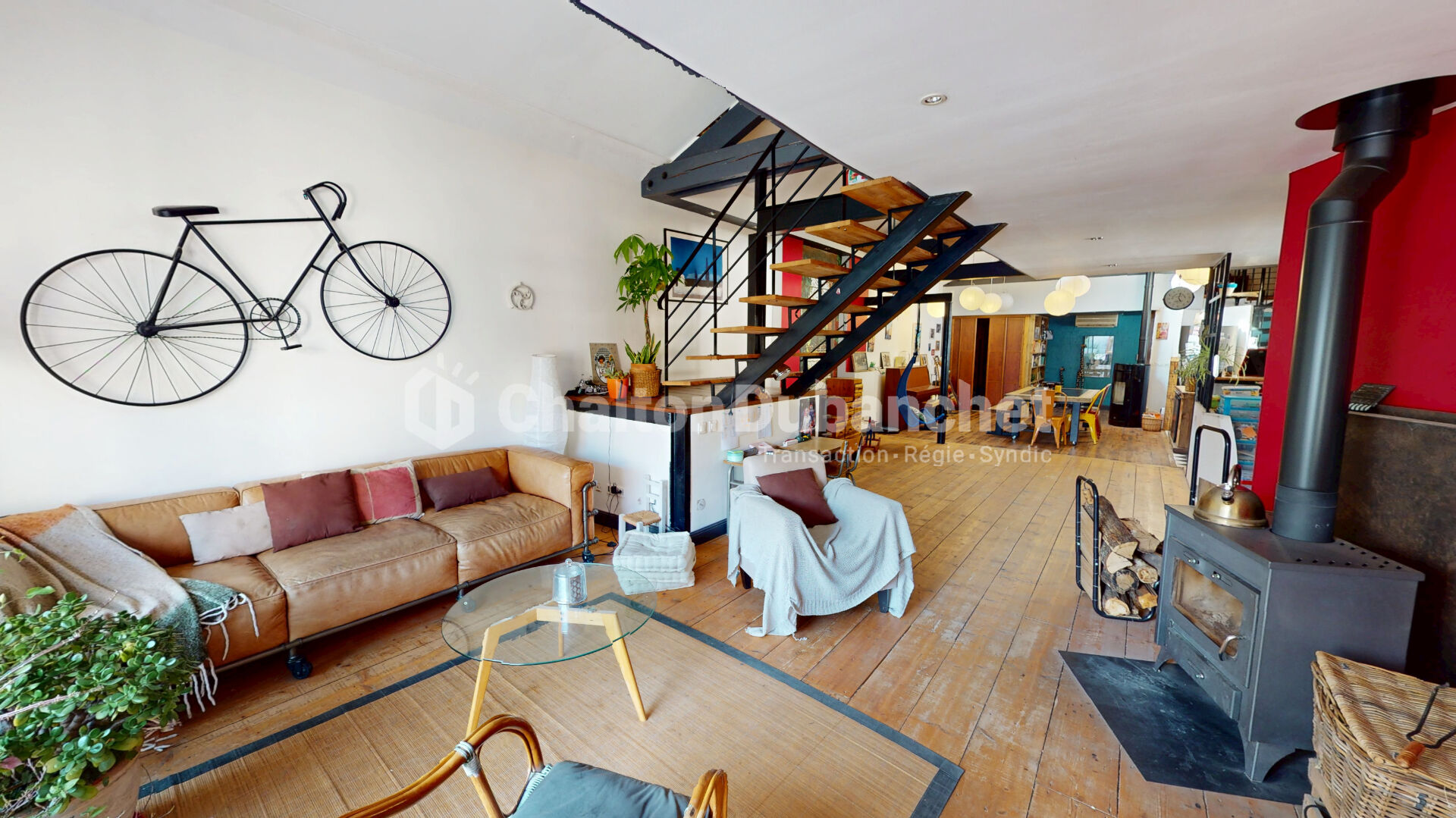 Photo RARE CENTRE LE COTEAU  Maison type atelier avec piscine et grande dépendance image 5/6